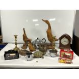 A PAIR OF BRASS CANDLESTICKS, TWO WOODEN DUCKS, A POTTERY OWL MONEY BOX, A MODERN MANTLE CLOCK ETC