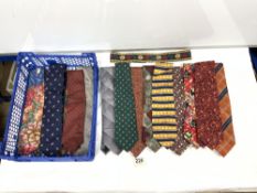 QUANTITY OF DESIGNER SILK TIES, INCLUDES PIERRE CARDIN, ELLAINE RIPPON, RENE CHAGAL ETC