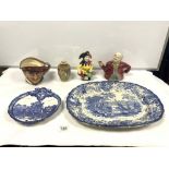 A BLUE AND WHITE MEAT PLATE, ROYAL DOULTON CHARACTER MUG 'DRAKE', JESTAR FIGURE ETC
