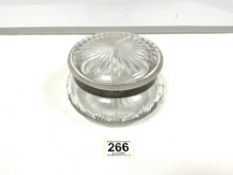 1940S CUT GLASS POWDER BOWL WITH A HALLMARKED SILVER RIM TO THE LID (CHESTER), 17CMS DIAMETER