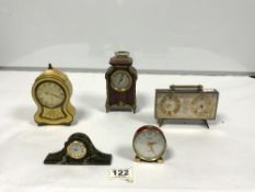 SMALL FRENCH ROSEWOOD MANTLE CLOCK, 15CMS, A 1960S SWIZA DESK CLOCK/BAROMETER, AND THREE OTHER SMALL