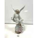 LARGE LLADRO FIGURE OF ANGEL AND YOUNG GIRL WITH DOVE AND FLOWERS NO 6352, 48CMS