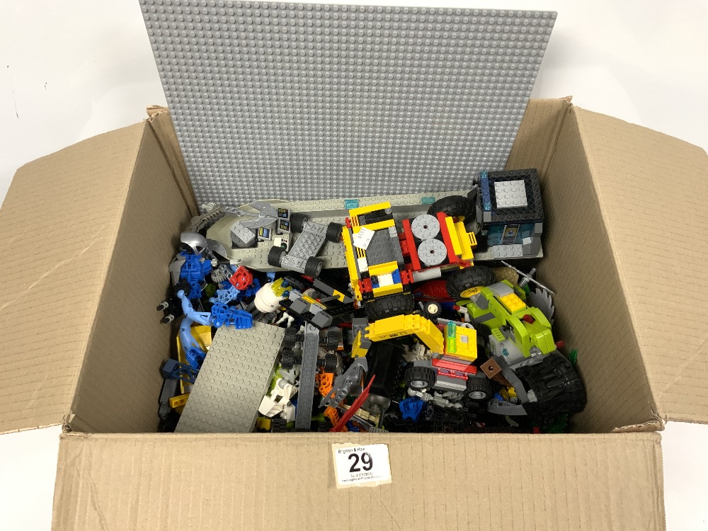 QUANTITY OF LEGO VEHICLES AND LOOSE LEGO PIECES