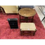 1930S CIRCULAR OAK FOLDING TABLE, 57CMS, OAK STRING SEAT STOOL, AND A THIMBLE RACK