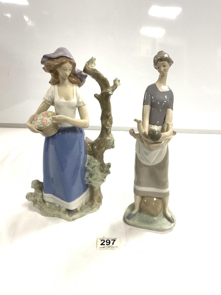 LLADRO FIGURE OF MOTHER AND CHILD, 33CMS, AND A REX FIGURE OF A FLOWER LADY, 34CMS