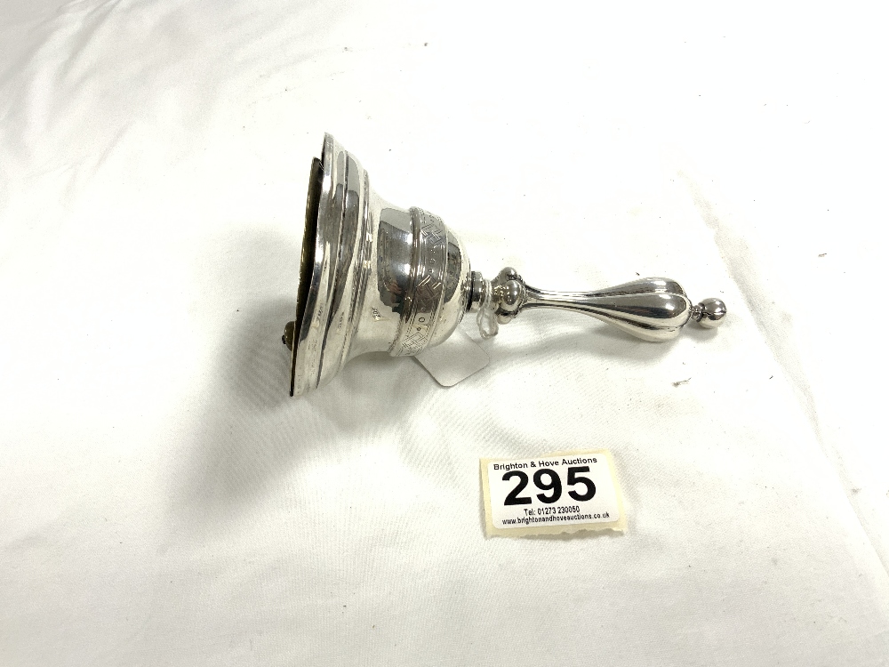 WHITE METAL HAND BELL WITH ENGRAVED DECORATION - Image 4 of 4