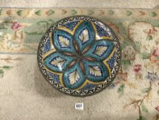 MOROCCAN CIRCULAR CERAMIC AND METAL WIRE MOUNTED WALL PLATE, 39CMS