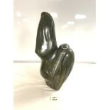 A HEAVY GREEN STONE CARVED SCULPTURE OF A BIRD. SIGNED (TINEI - M. 43CM