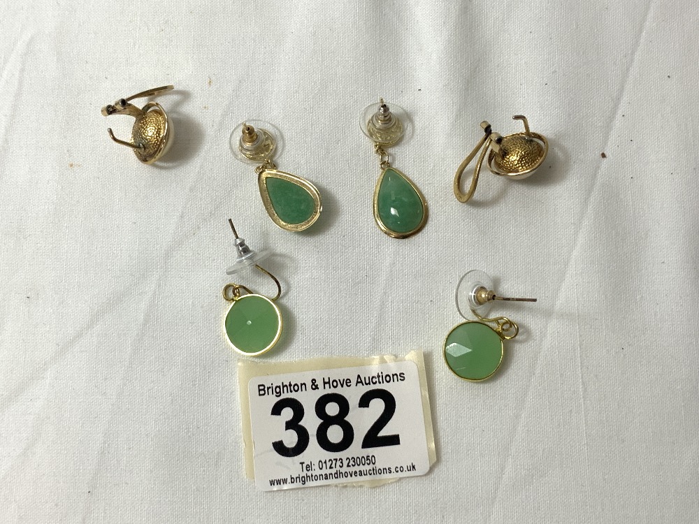 YELLOW METAL WITH STONES AND PEARL EARRINGS, THREE PAIRS - Image 3 of 3