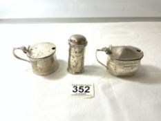 THREE PIECES OF CONDIMENTS, PEPPER AND MUSTARD POTS, ALL HALLMARKED SILVER (SLIGHTLY RUBBED) WITH