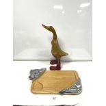 MEAT CARVING BOARD AND CARVED WOODEN FIGURE OF A DUCK, 48CMS