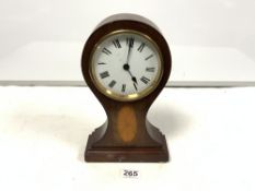 EDWARDIAN INLAID MAHOGANY BALLOON MANTLE CLOCK WITH WHITE ENAMEL DIAL AND ON BRASS BUN FEET, 30CMS