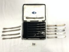 SET OF SIX STERLING SILVER HALLMARKED HANDLED TEA KNIVES IN CASE, AND TEN VARIOUS SILVER HANDLE