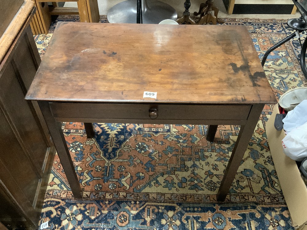 A GEORGIAN CUBAN MAHOGANY SINGLE DRAWER SIDE TABLE WITH CHAUFERED LEGS, REPLACEMENT HANDLE