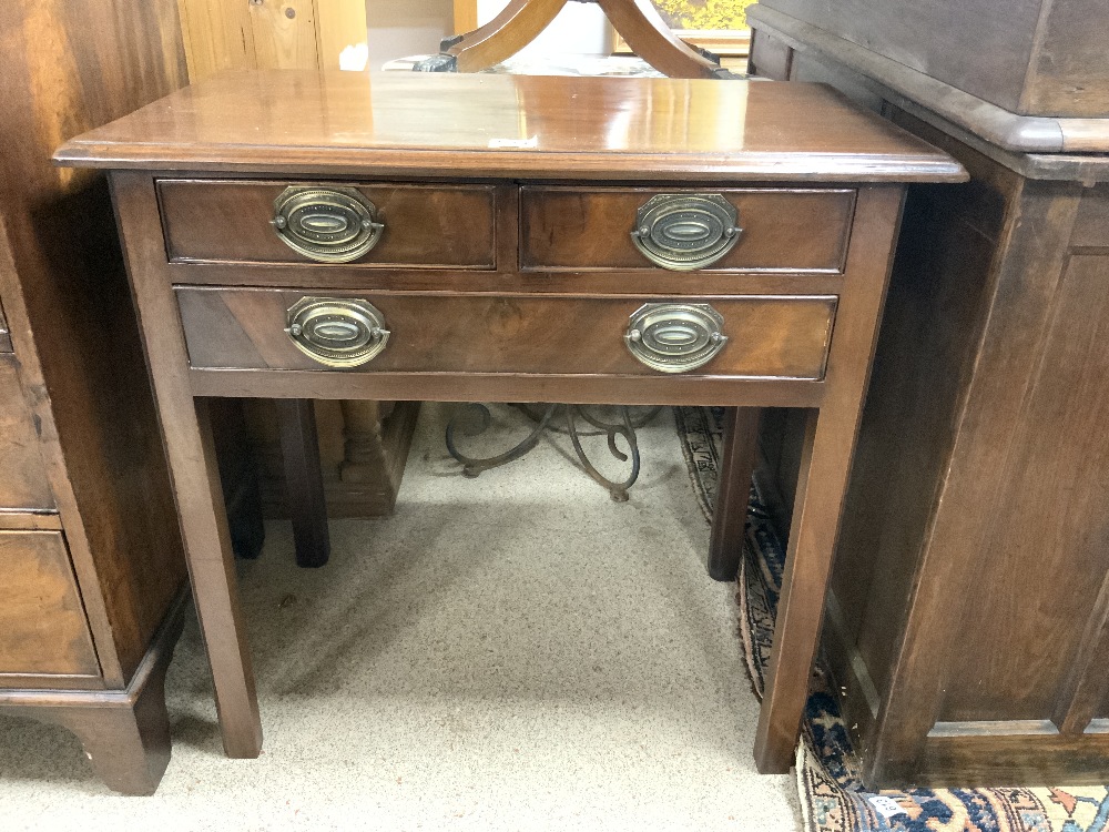 GEORGIAN MAHOGANY THREE DRAWER LOWBOY AND CHAUFERED LEGS, REPLACEMENT HANDLES, 78 X 45 X 75CMS - Image 2 of 3