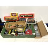 BOXED CORGI CLASSIC 1910 RENAULT 9032 TWO HORNBY RAILWAY PULLMAN 1ST CLASS COACHES, QUANTITY LEAD