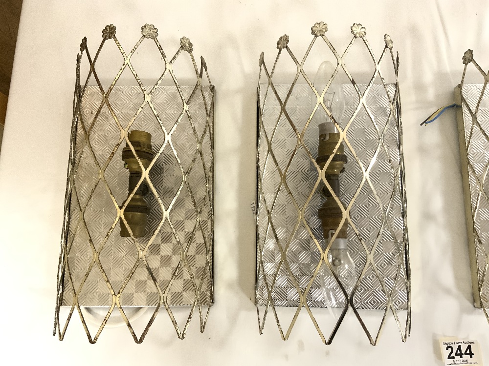 TWO PAIRS OF CHROME RECTANGULAR WALL LIGHTS, MESH DESIGN, 30 X 16CMS - Image 3 of 5