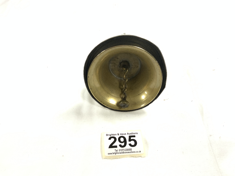 WHITE METAL HAND BELL WITH ENGRAVED DECORATION - Image 3 of 4