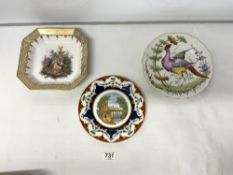 19TH CENTURY BERLIN PORCELAIN SQUARE DISH PAINTED WITH LOVERS, 14CMS (CHIP TO RIM), EXOTIC BIRD