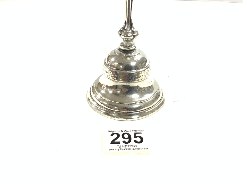 WHITE METAL HAND BELL WITH ENGRAVED DECORATION - Image 2 of 4