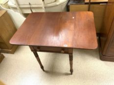 VICTORIAN MAHOGANY PEMBROKE TABLE ON TURNED LEGS WITH ONE OPEN AND ONE DUMMY DRAWER 70X54X68CMS