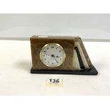 ART DECO THREE-COLOUR MARBLE MANTEL CLOCK WITH A QUARTZ MOVEMENT