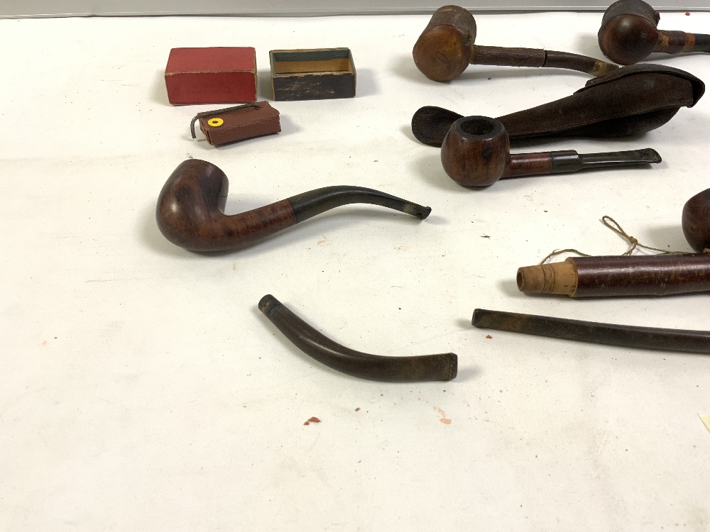 SILVER MOUNTED PIPE IN CROCODILE CASE AND SIX OTHER PIPES - VARIOUS - Image 9 of 13