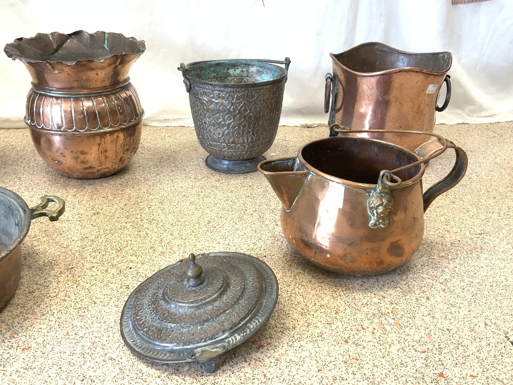 BRASS COAL SCUTTLE, BRASS PAN, COPPER JUG, COPPER PLANTER, PRESERVE PAN ETC - Image 5 of 7