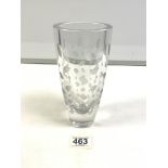 ERIC HALD 1920S/30S ETCHED GLASS VASE ORREFORS SWEDEN, 21CMS