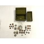 A 1928 GEORGE V HALF CROWN, A 1960 CROWN, QUANTITY OF PENNIES, HALF PENNIES, AND OTHER COINS ON A