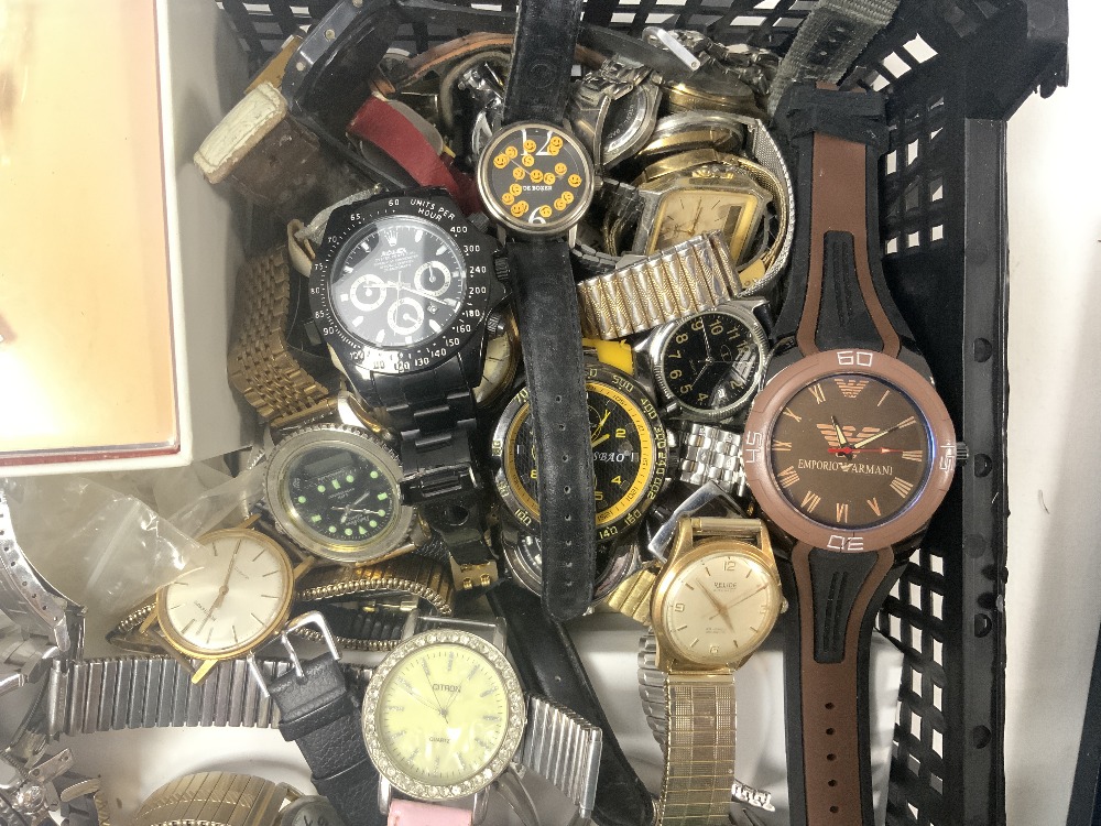 A QUANTITY OF MOSTLY MENS WRISTWATCHES - Image 2 of 6