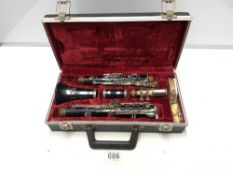 VINTAGE BOOSEY AND HAWKES REGENT CLARINET IN FITTED CASE, SERIAL NUMBER 521101