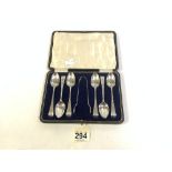 SET OF SIX HALLMARKED BRIGHT CUT SILVER TEASPOONS AND TONGS IN A CASE, SHEFFIELD 1920, MAKER