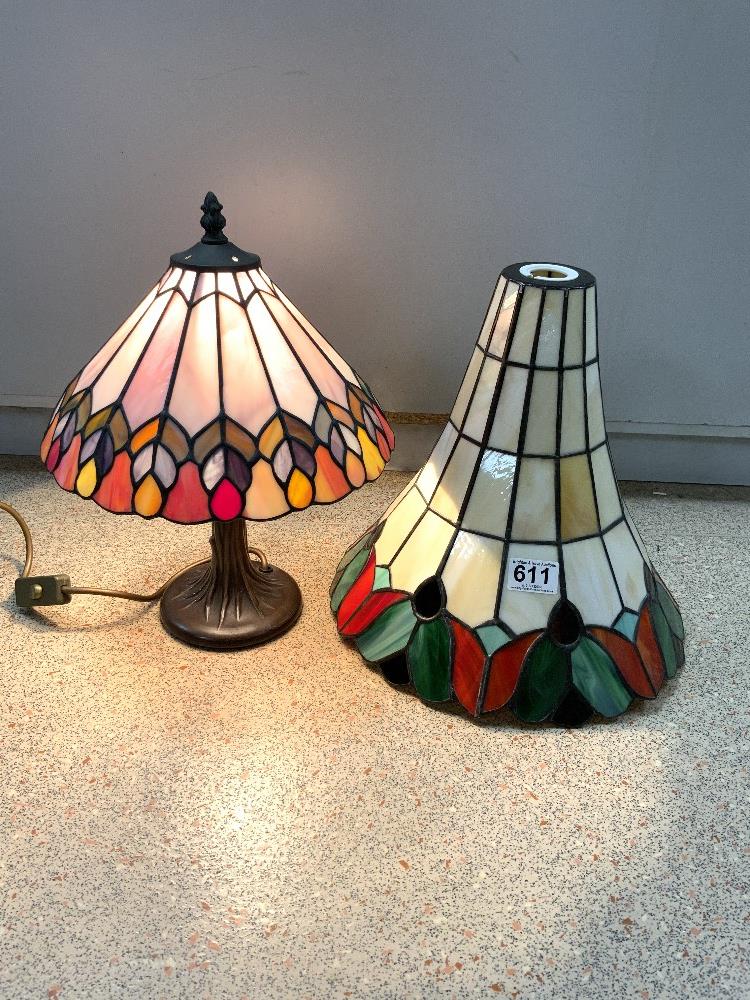 TIFFANY STYLE LEADED LIGHT LAMPSHADE