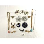 QUANTITY OF SARAH CAR COSTUME JEWELLERY, FLOWER BROOCHES AND TWO DROP PENDANTS ON CHAINS, AND PAIR
