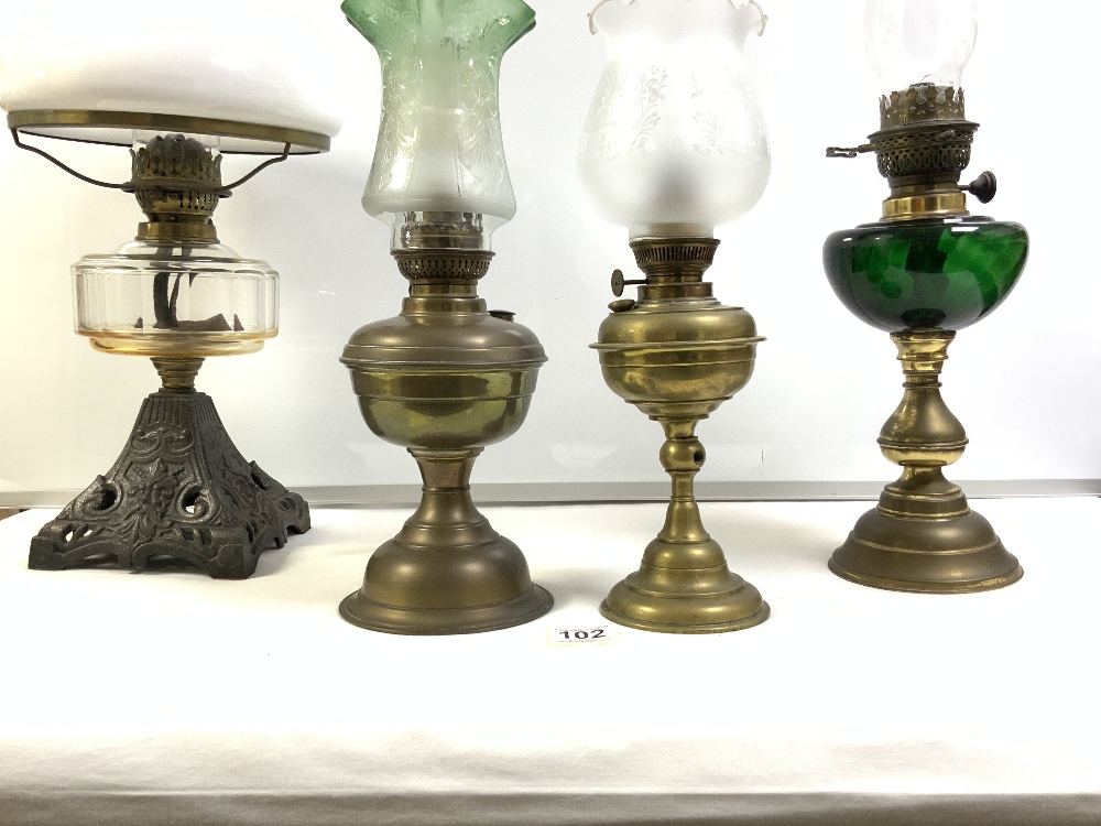 VICTORIAN IRON-BASED OIL LAMP WITH CLEAR GLASS FONT, WITH OPAQUE SHADE, VICTORIAN OIL LAMP WITH - Image 4 of 8