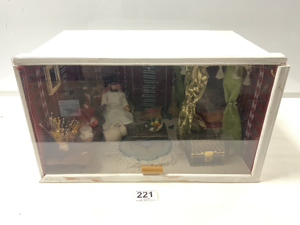 DIORAMA MODEL IN GLAZED CASE OF ARAB GENTLEMAN AND HIS WIFE - Image 3 of 3