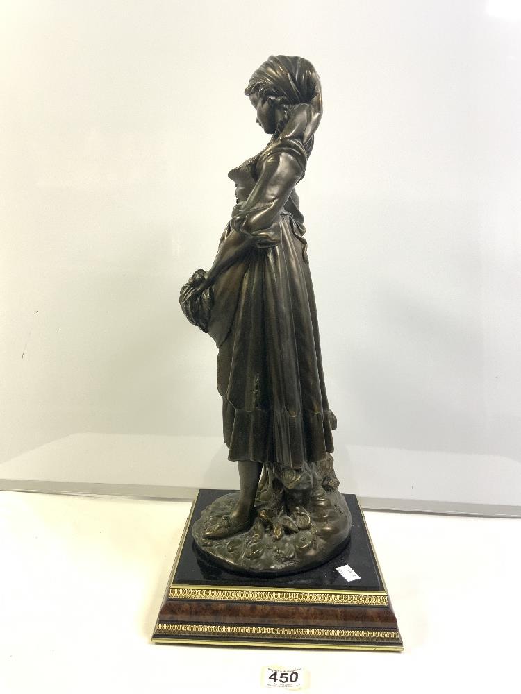 LARGE FEMALE FIGURINE WITH A SHEEP IN RESIN BRONZED ON AN ORNATE BASE, 60CM - Image 4 of 6