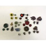 QUANTITY OF VINTAGE COSTUME JEWELLERY BROOCHES/EARRINGS SETS BY ALBERT WEISS FROM THE 50S/60S