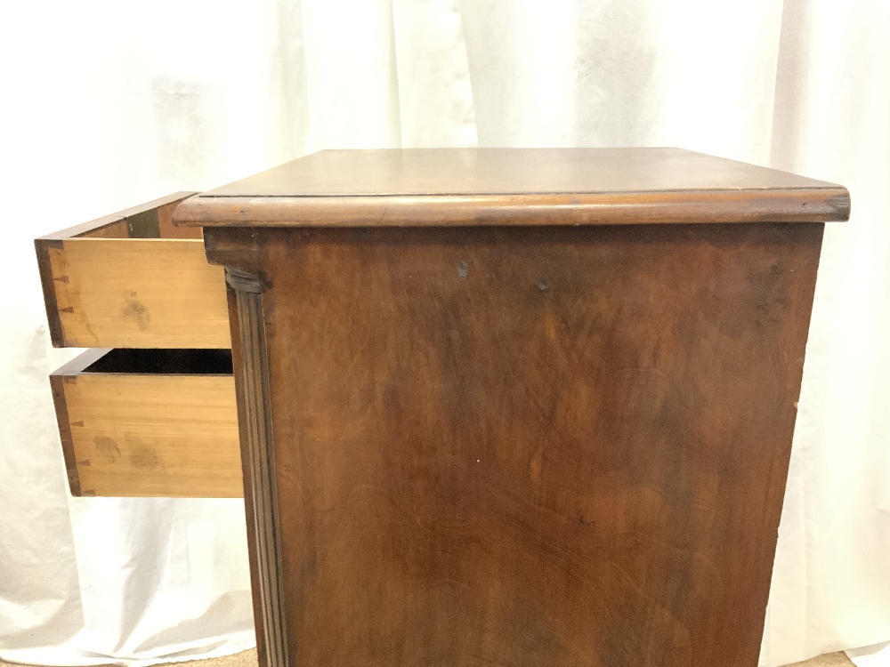 EDWARDIAN MAHOGANY PEDESTAL CHEST OF FOUR GRADUATING DRAWERS WITH CANTED CORNERS AND BRACKET FEET, - Image 4 of 4