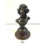 UNMARKED BRONZE BUST OF A LADY ON WOODEN BASE, 36CM