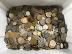 LARGE QUANTITY OF MIXED COINAGE