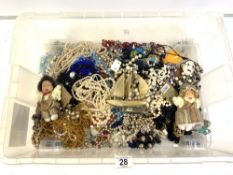 A QUANTITY OF COSTUME JEWELLERY, MAINLY NECKLACES