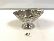 LATE VICTORIAN HALLMARKED SILVER ENGRAVED OVAL PEDESTAL BON BON DISH WITH REEDED BORDER AND SWING