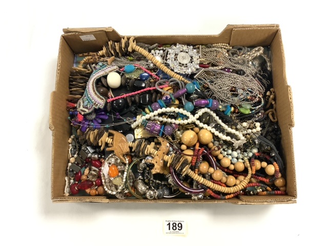 QUANTITY OF COSTUME JEWELLERY - Image 2 of 5