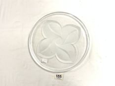 FROSTED ETCHED GLASS CIRCULAR PLATE STYLISED FLOWER DECORATION, 31.5CMS