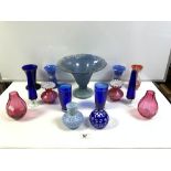 LARGE BLUE GLASS TRUMPET-SHAPED VASE, 28CMS DIAMETER, AND 14 VARIOUS COLOURED GLASS VASES, INCLUDING