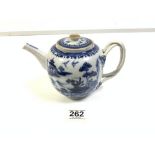 18TH CENTURY CHINESE BLUE AND WHITE TEA POT AND COVER, SMALL CHIP TO INNER RIM OTHERWISE GOOD