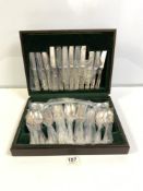 OAK CANTEEN OF SILVER-PLATED KINGS PATTERN CUTLERY