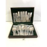 OAK CANTEEN OF SILVER-PLATED KINGS PATTERN CUTLERY